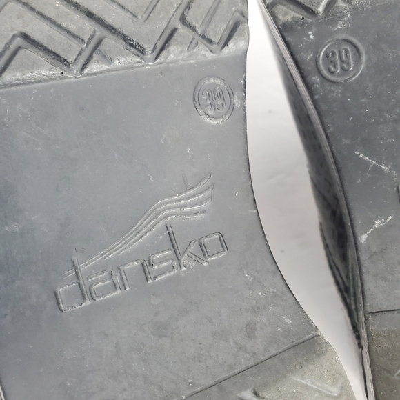 Dansko Black Clogs Webbed Textured Patent size 39 - Picture 12 of 13